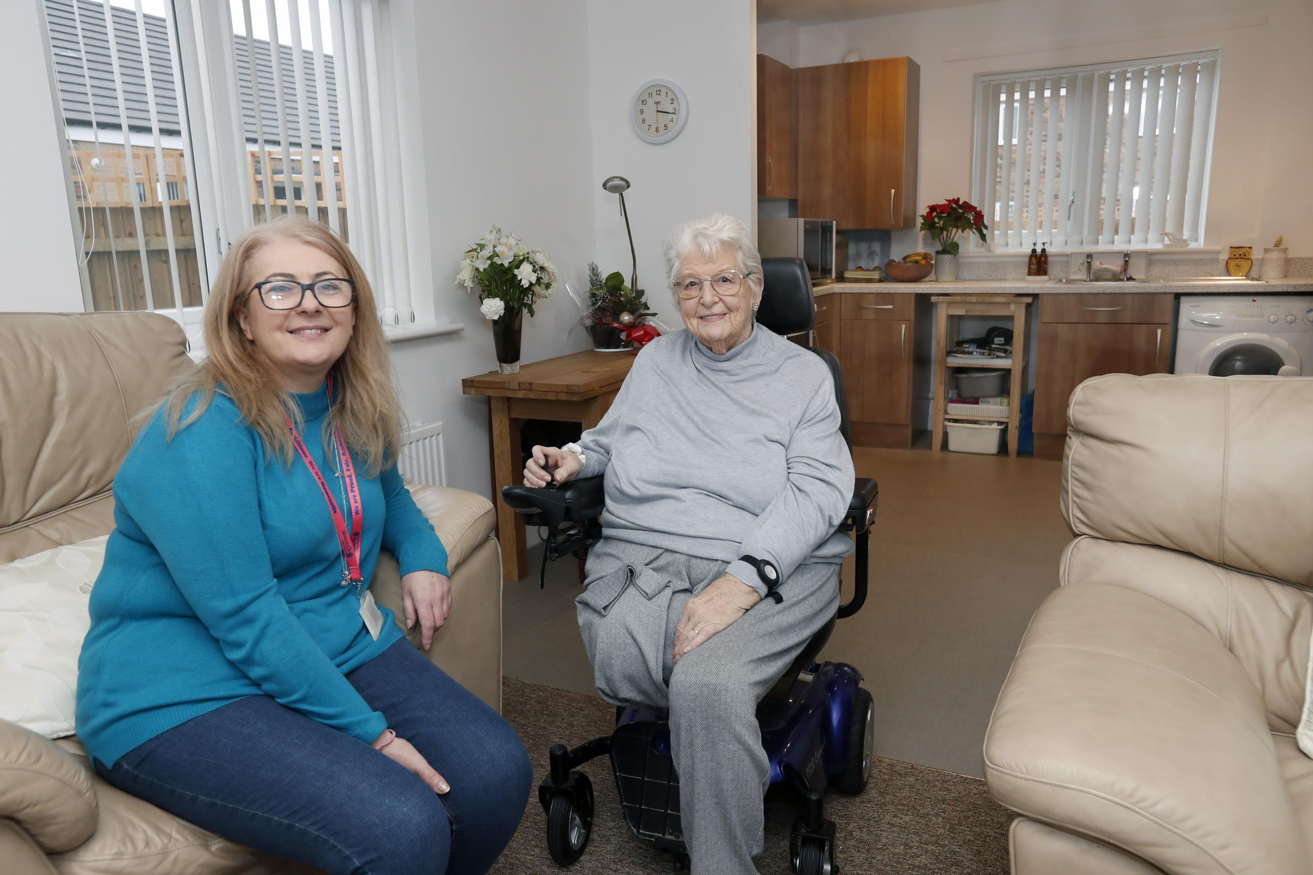 Image of Councillor Linda Hobson and resident of Brockwell Grove