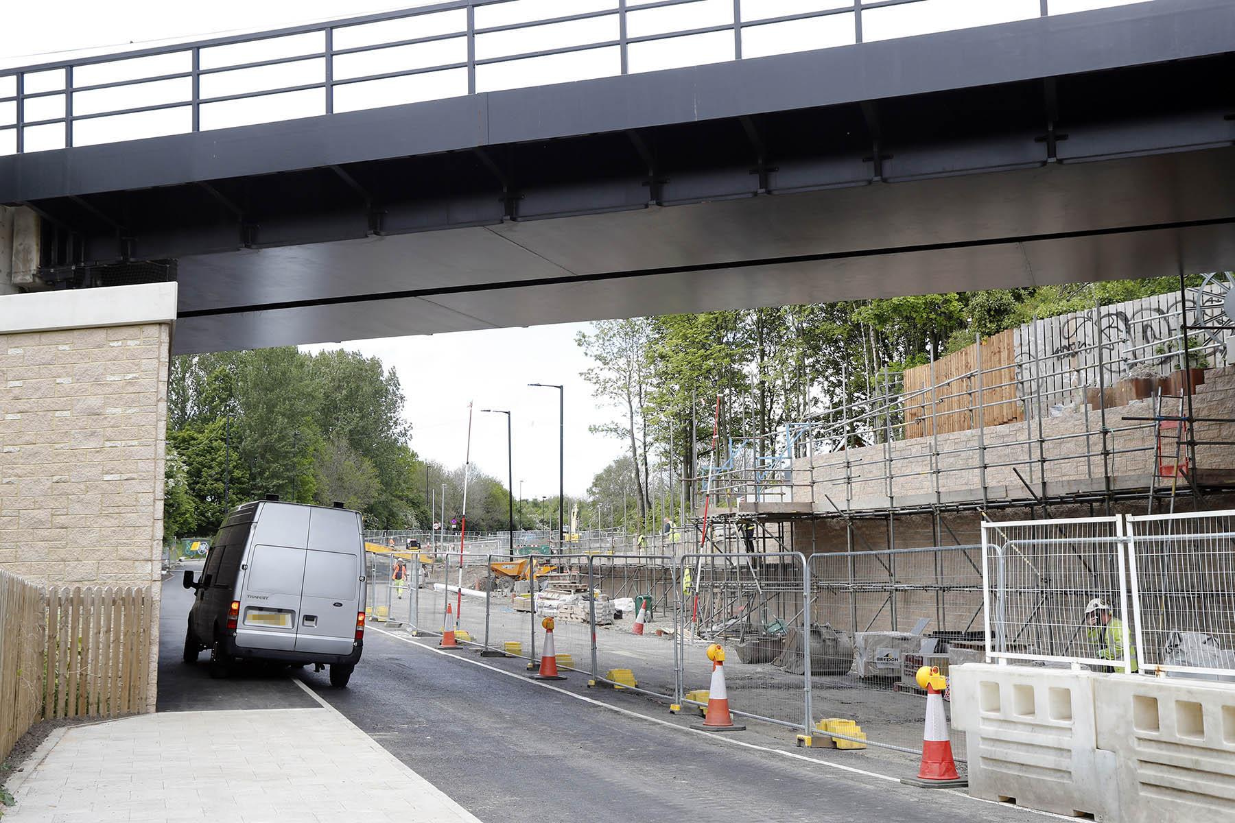 A driver flouts southbound only restrictions to drive on the pavement